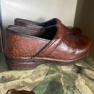 New Dansko clogs with hand - tooled leather look - comfortable